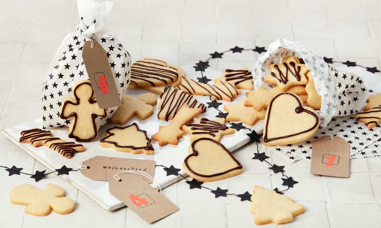 Hayz korgan qiz Internetda jinsiy aloqada boladi.