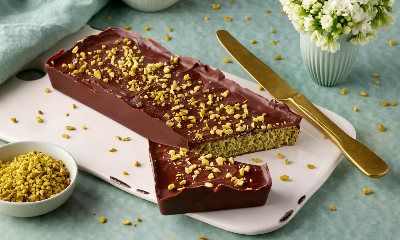 Edle Schokolade trifft auf orientalische Aromen: Dubai-Schokolade mit intensiver Kakao-Note und feinen Pistazien.