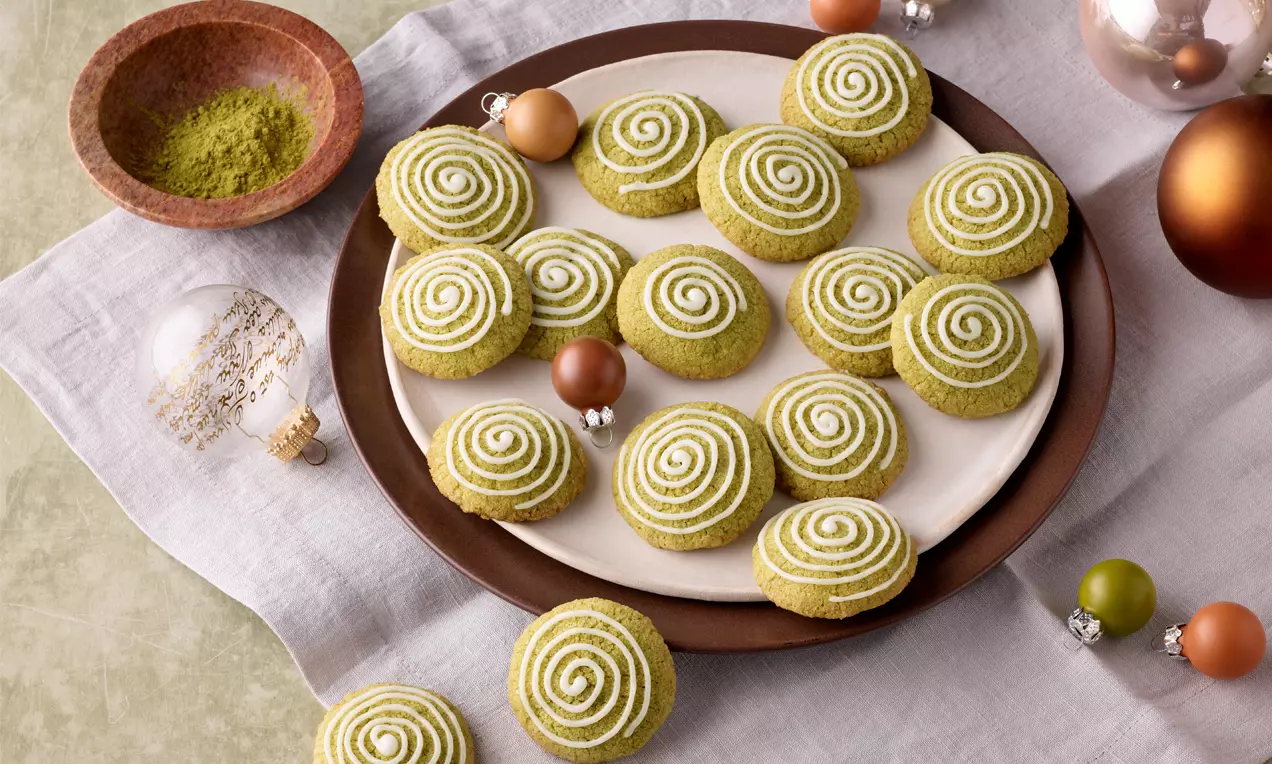 Feine Kekse mit edlem japanischen Matcha-Tee – zart gebacken, leicht herb und wunderbar aromatisch.