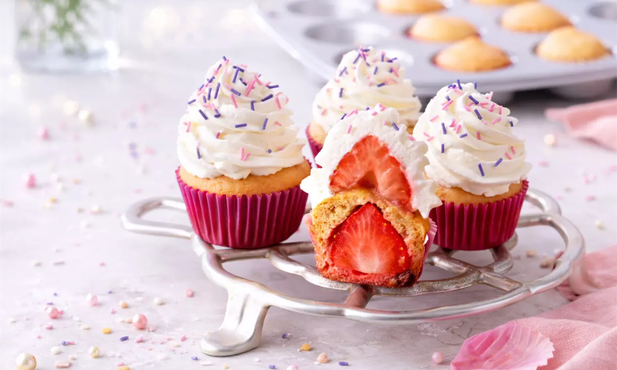 Erdbeer-Cupcakes mit Dinkelvollkornmehl! Köstlich, fruchtig und einfach.
